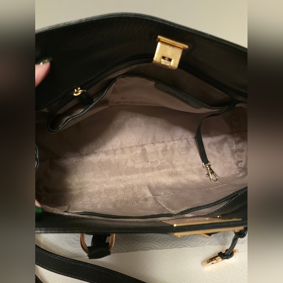 Michael Kors Deep Green Astrid bag - Picture 9 of 12